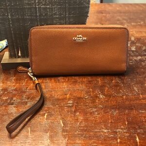 Coach pebbled brown leather wallet/wristlet